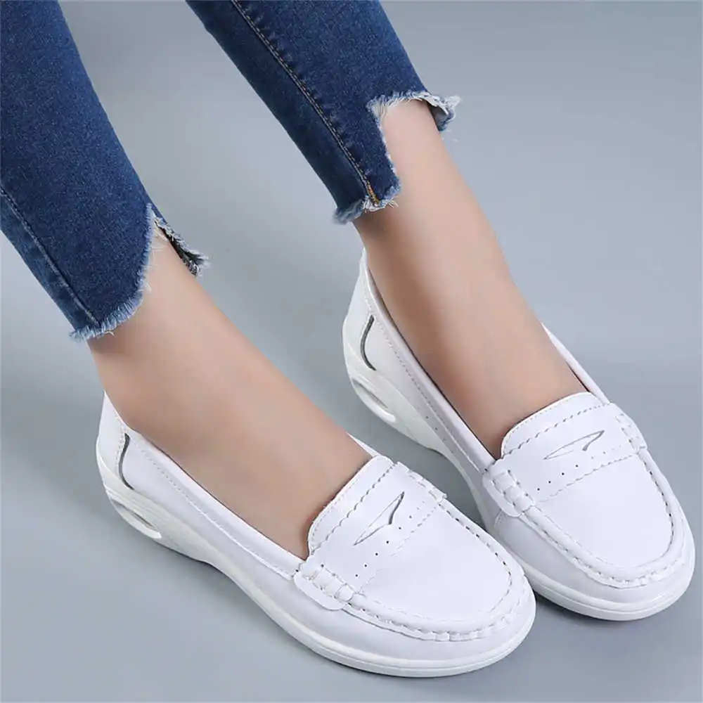 Thick Sole Slipon White Traine - Women'S Formal Wear Canada recension och pris