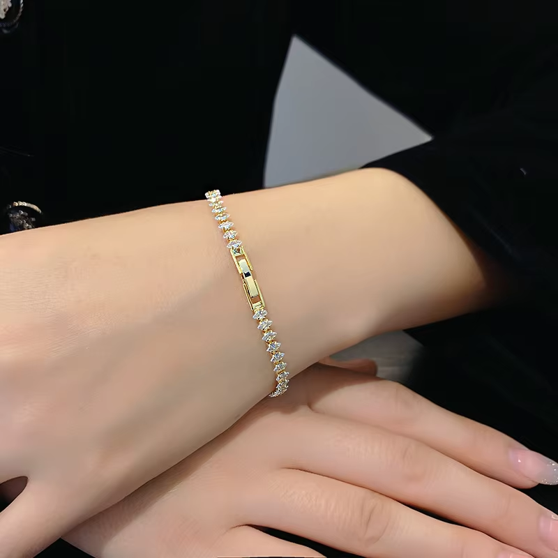 Dainty Gold CZ Bracelet – Wome - Formal Wear Jewelry For Women recension och pris